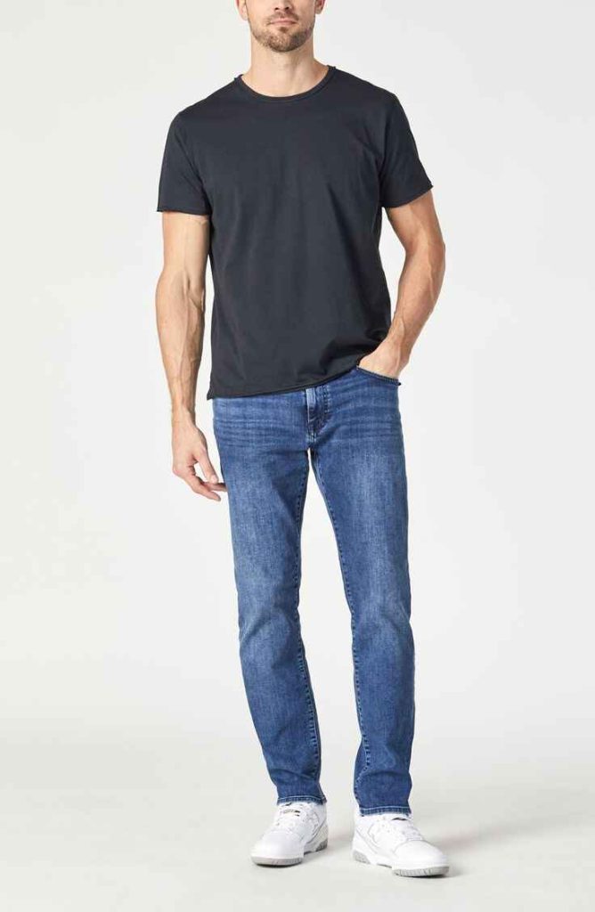 Black Shirt and Blue Jeans: The Perfect Pairing