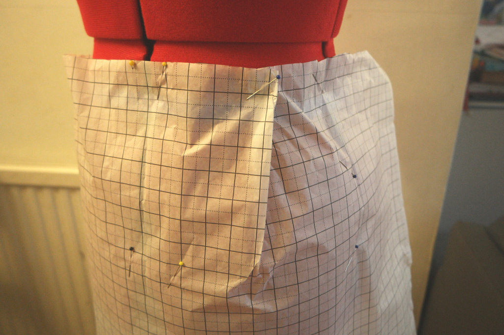  A Drwaing of A-Line Skirt Pattern in through graph